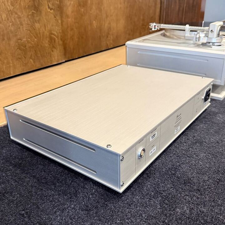 Burmester 175 Turntable, Silver, Demo - Image 13