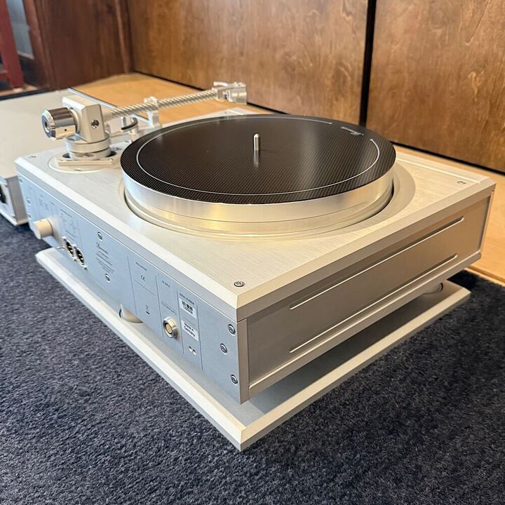Burmester 175 Turntable, Silver, Demo - Image 8