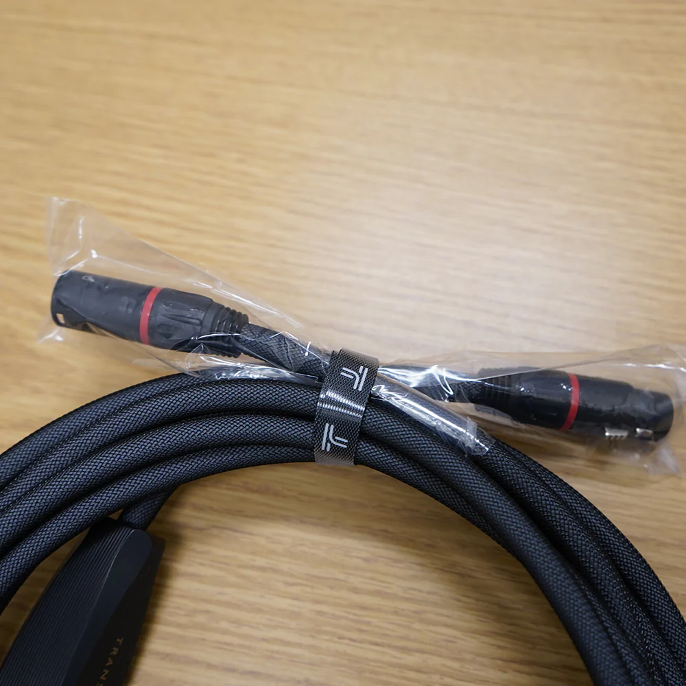 Transparent GEN 5 Ultra Balanced Interconnects, 10ft, Pre-Owned - Image 2