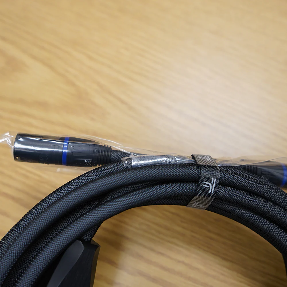 Transparent GEN 5 Ultra Balanced Interconnects, 10ft, Pre-Owned - Image 3