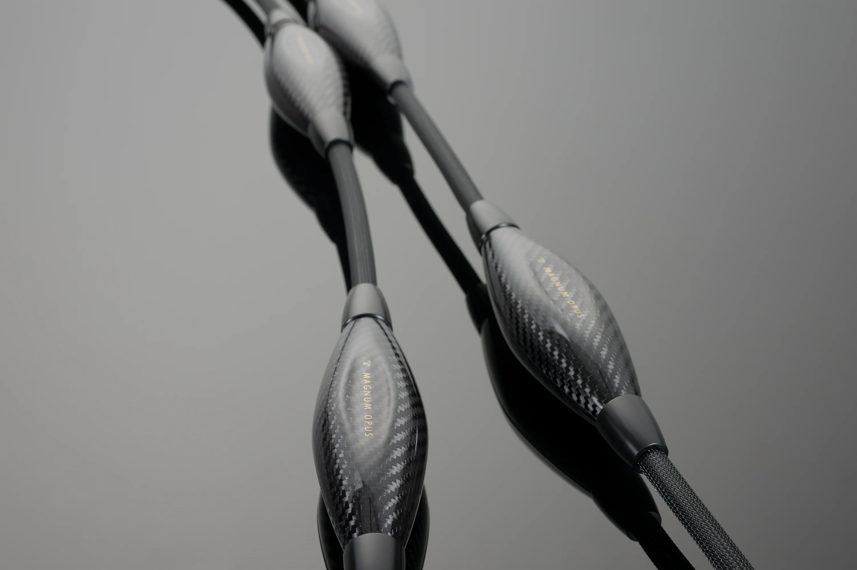 Transparent Magnum Opus Balanced Interconnect - Image 3