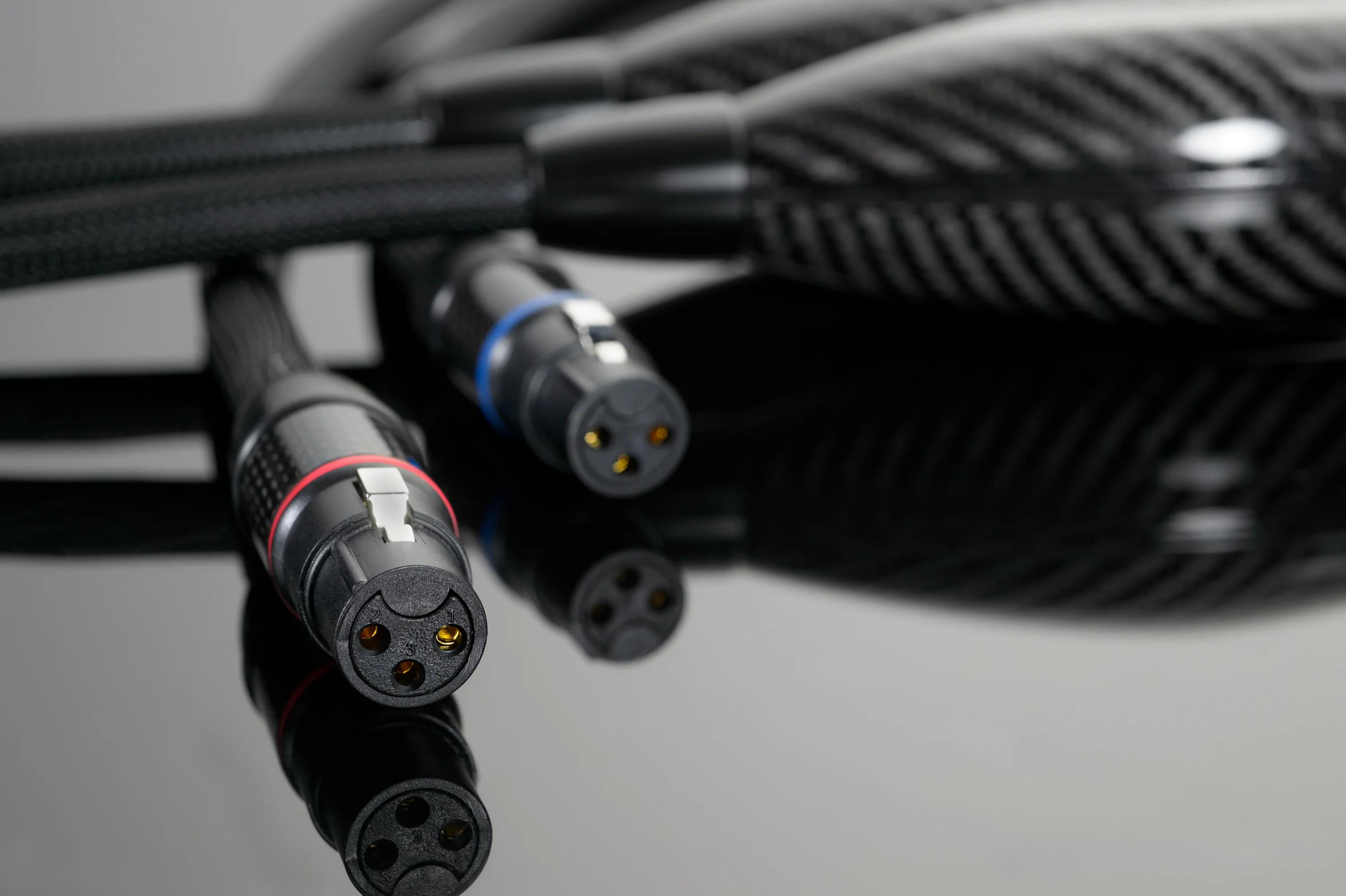 Transparent Magnum Opus Balanced Interconnect - Image 5
